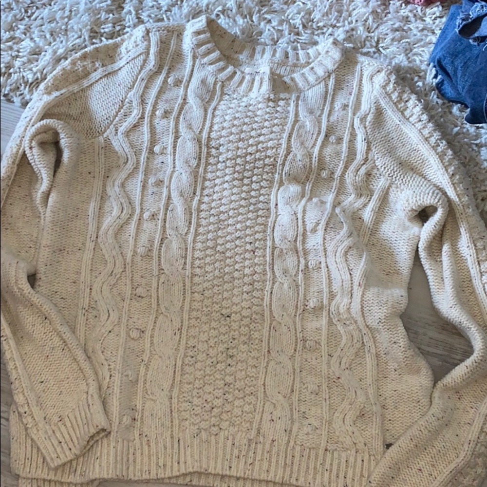 Hollister Sweater (never worn)
